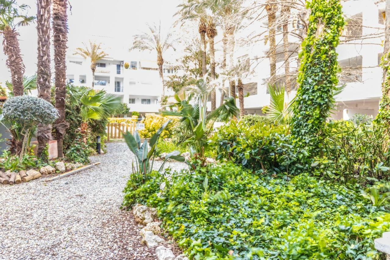 Holidays Royal Marine Roses Exterior photo