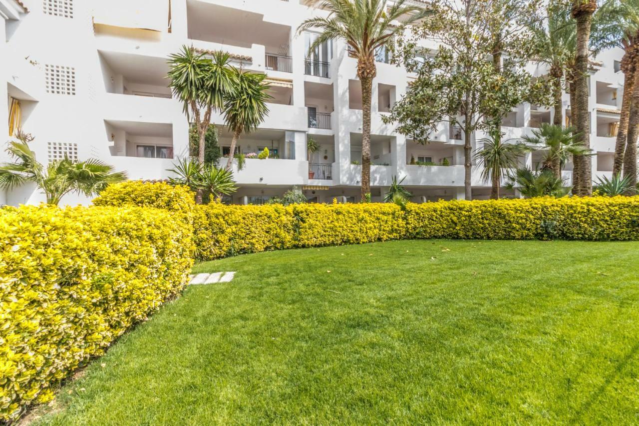 Holidays Royal Marine Roses Exterior photo